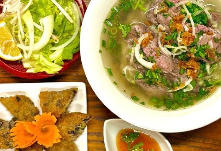 ▼牛肉フォーと揚げはるまきセット