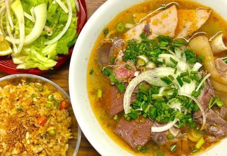 ▼牛肉フォーとチャーハンセット