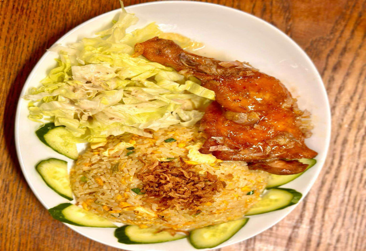 ▼ベトナム風鶏もも肉油かけご飯